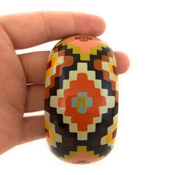 Wood material bangle with colorful tribal print - Picture 2 of 3